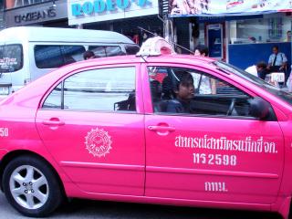 Pink Toyota Corlla Taxi Bangkogban