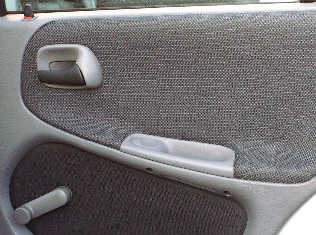Opel Astra ajtókárpitozás