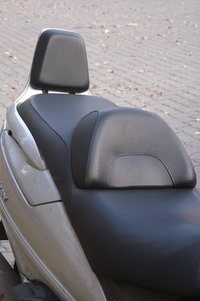 Suzuki Burgman 400-as motorülés javítása