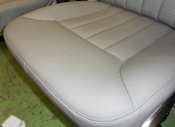 Mercedes ülés bőrözése