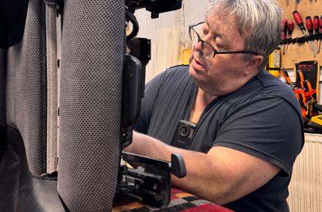 Autókárpit javítás - Bőrülés javítás Mercedes-en Molnár Zoltán kárpitosmesterrel