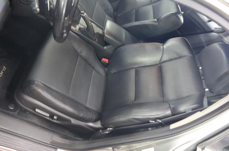 Honda bőr ülés autókárpitos javítás után